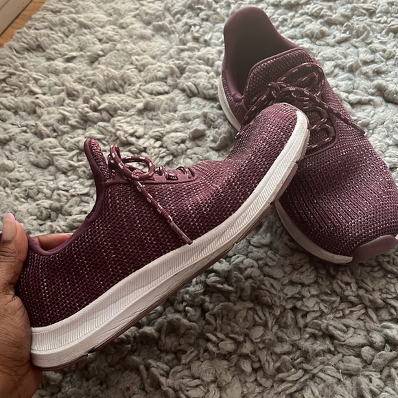 Purple woman’s sneakers size 7.5. Used great condition. - Picture 4 of 4